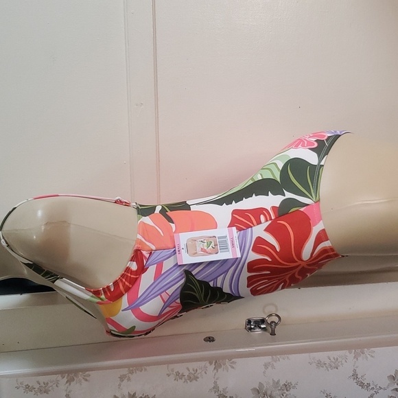NWT Social Standard by Sanctuary One Piece Tropical Print Swim Suit Size S - Picture 4 of 10